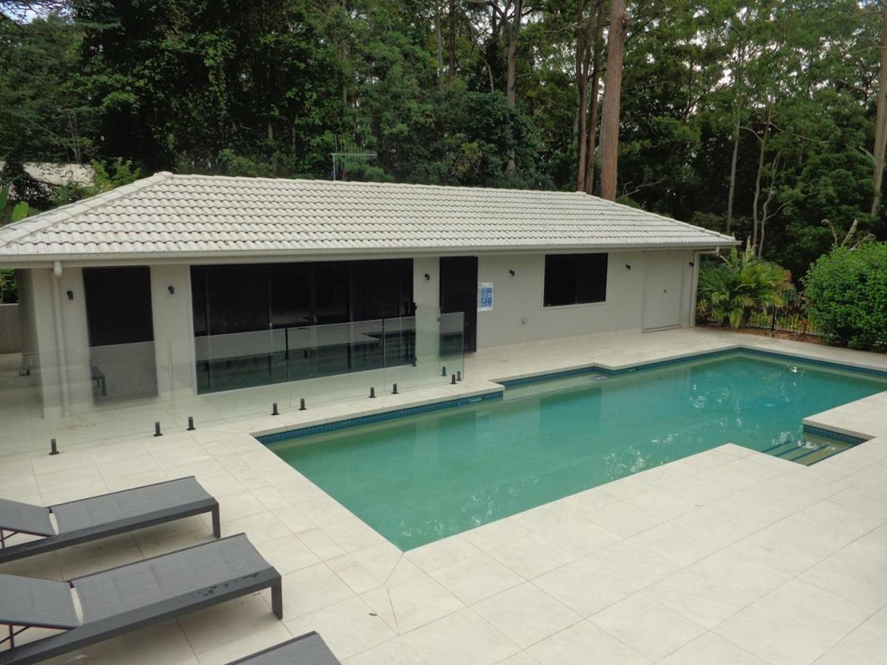 Noosa Buoys Hotel Tinbeerwah Exterior foto