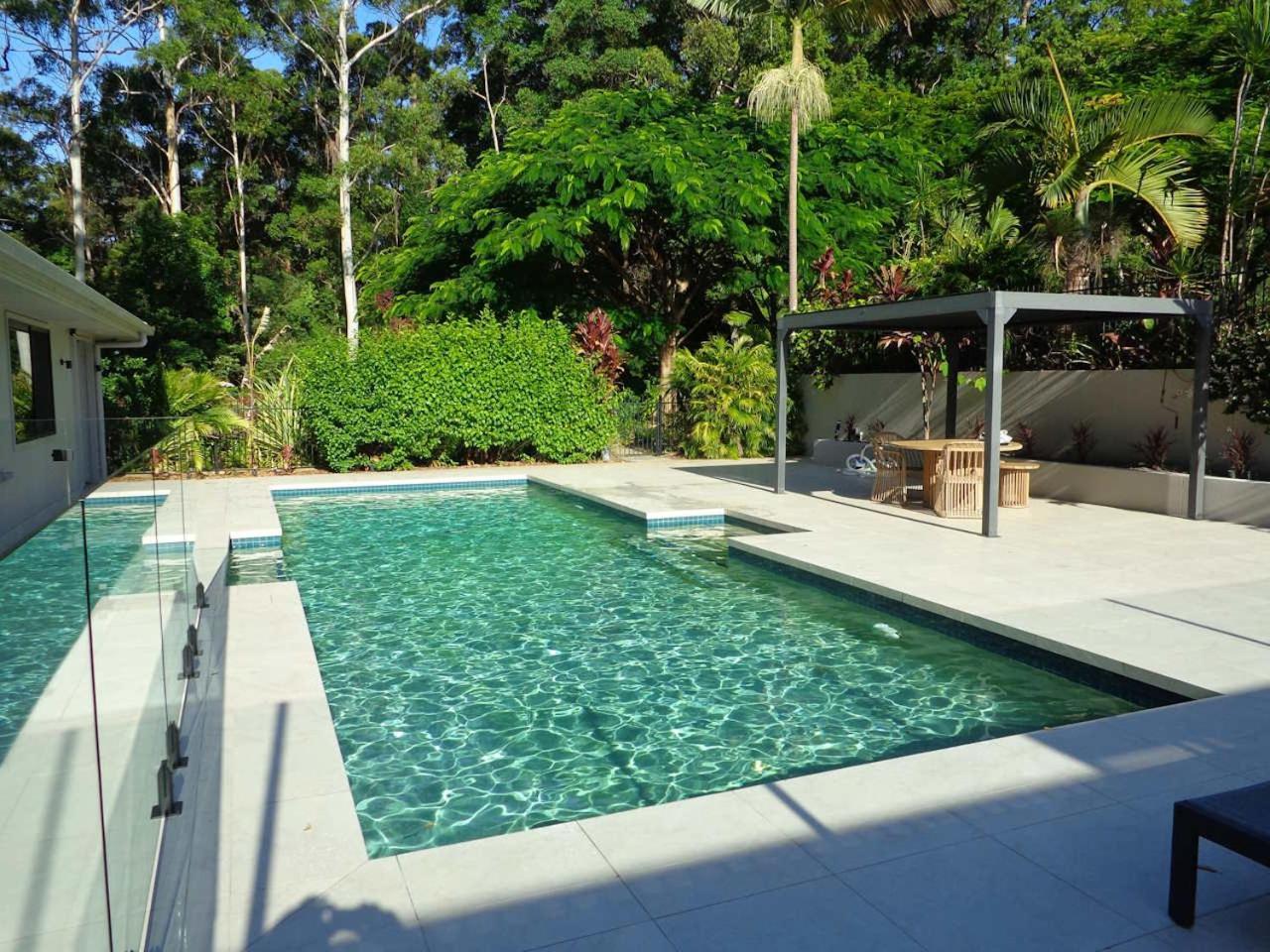 Noosa Buoys Hotel Tinbeerwah Exterior foto